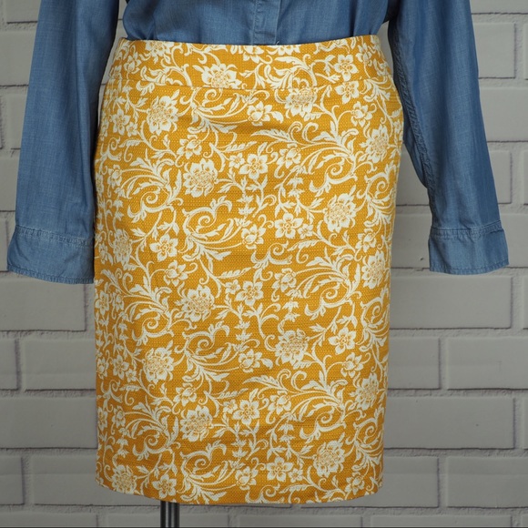 LOFT Dresses & Skirts - Ann Taylor LOFT sz 14 yellow floral pencil skirt